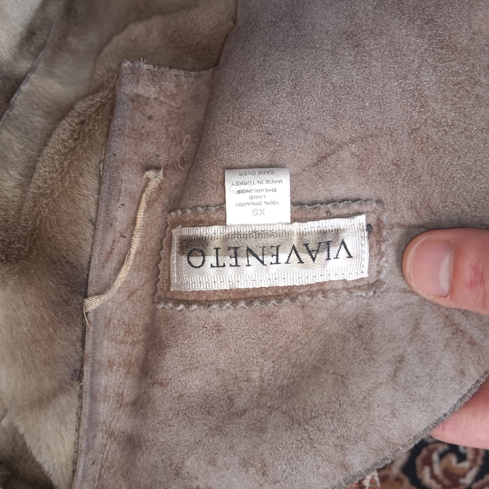 Vintage women's lamb skin coat - Picture 3 of 3